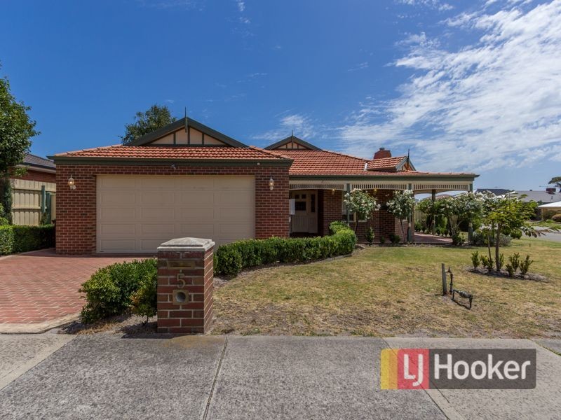 5 Stevensons Road, Cranbourne VIC 3977
