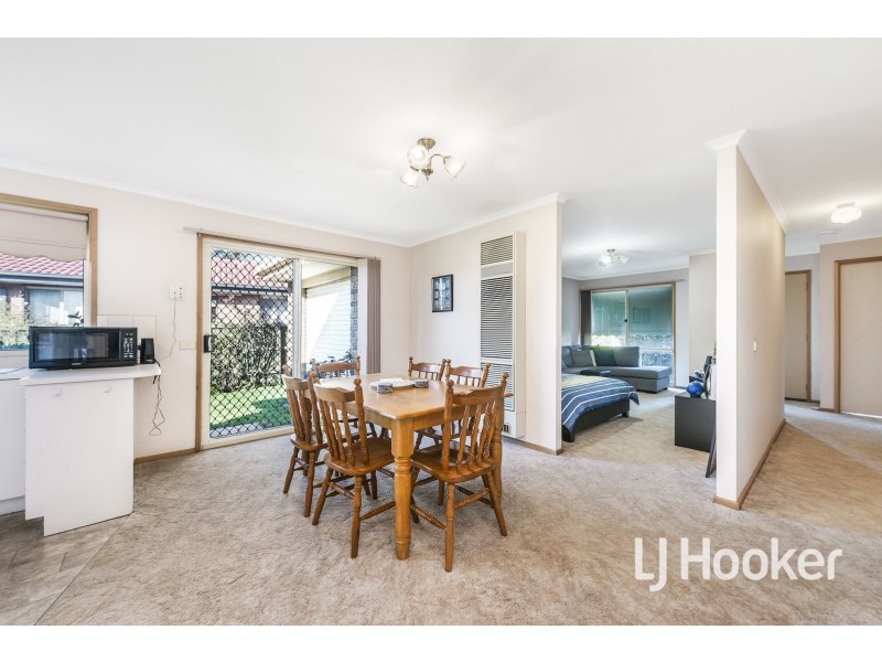 27 Cumberland Chase, Hampton Park VIC 3976