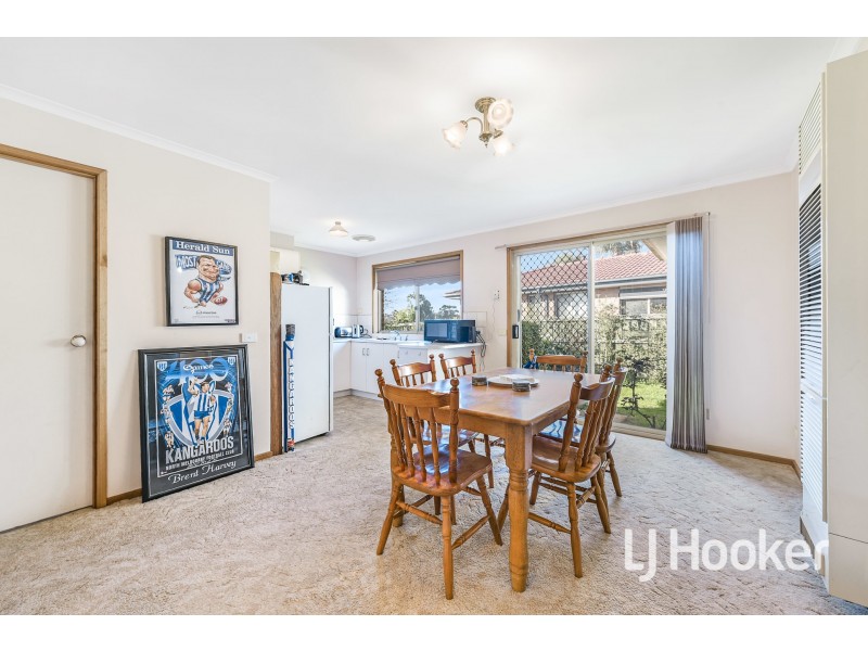 27 Cumberland Chase, Hampton Park VIC 3976