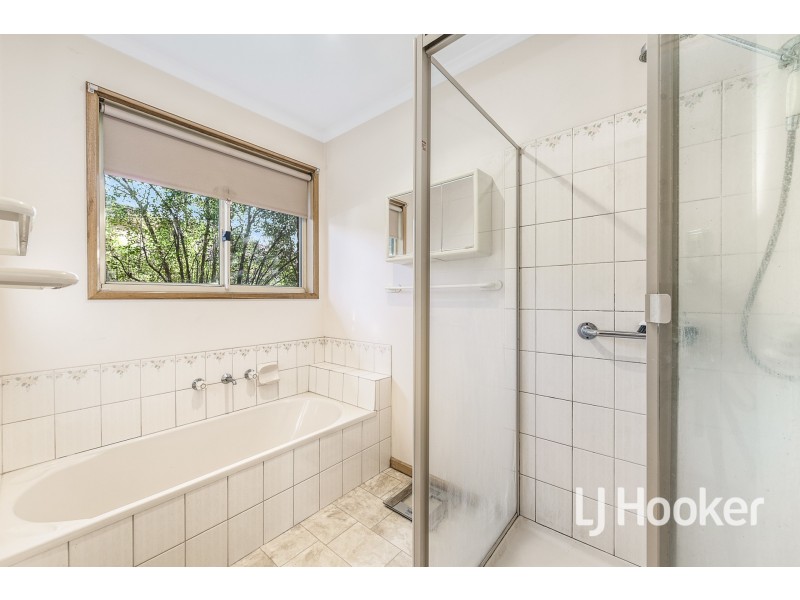 27 Cumberland Chase, Hampton Park VIC 3976