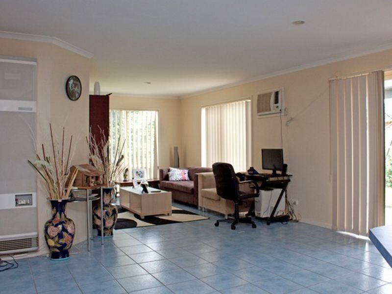 13 Woodchase Court, Cranbourne East VIC 3977