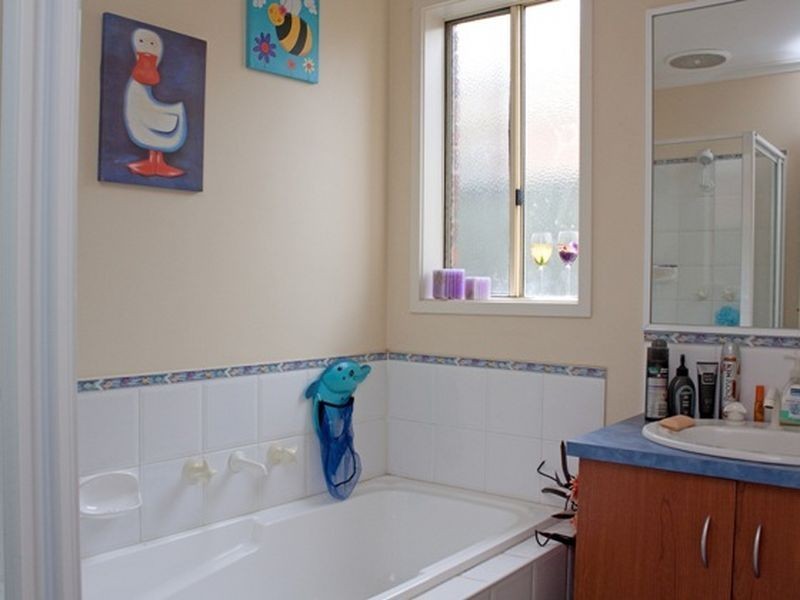 13 Woodchase Court, Cranbourne East VIC 3977