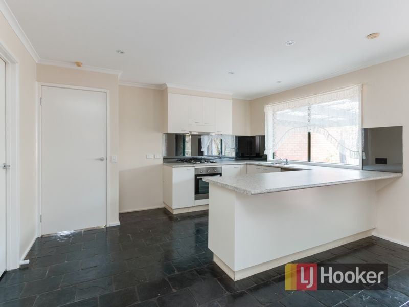 18 Raleigh Drive, Narre Warren South VIC 3805