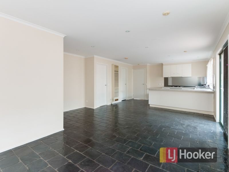 18 Raleigh Drive, Narre Warren South VIC 3805