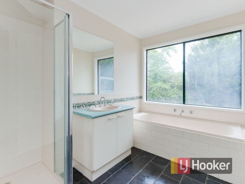 18 Raleigh Drive, Narre Warren South VIC 3805