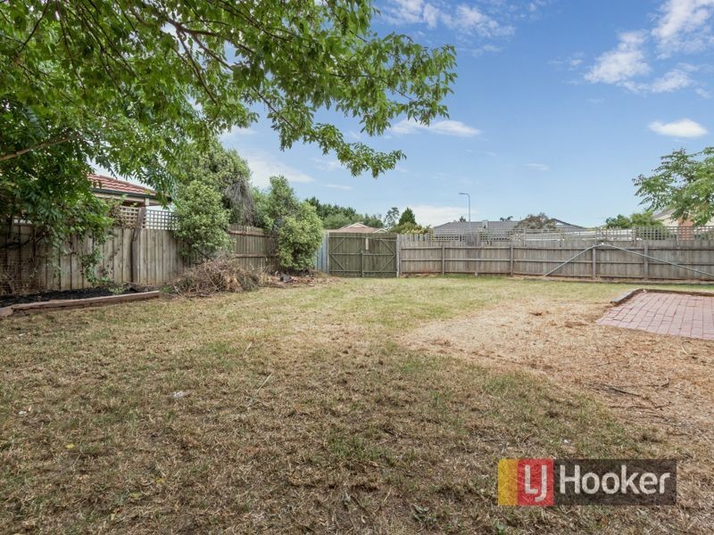 18 Raleigh Drive, Narre Warren South VIC 3805