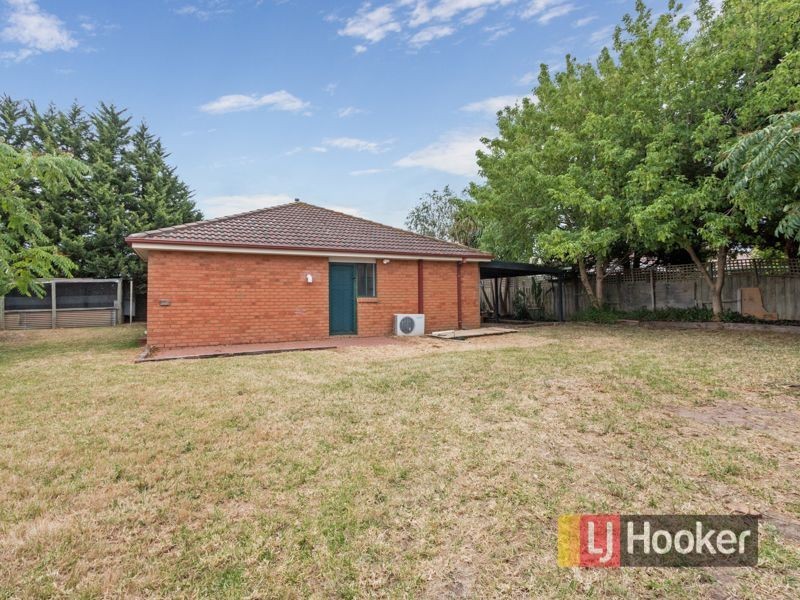 18 Raleigh Drive, Narre Warren South VIC 3805
