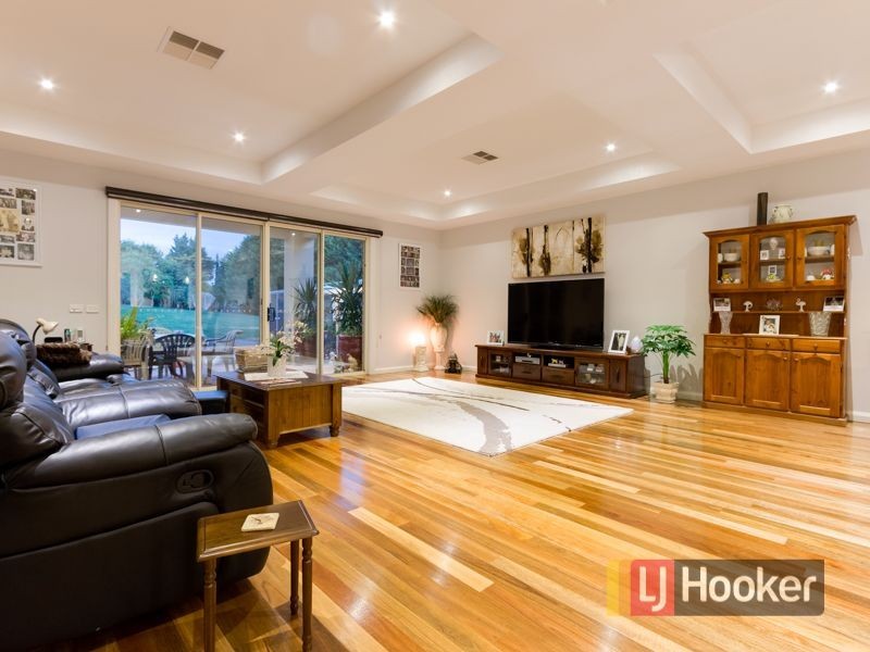 6-8 Cranston Close, Narre Warren North VIC 3804