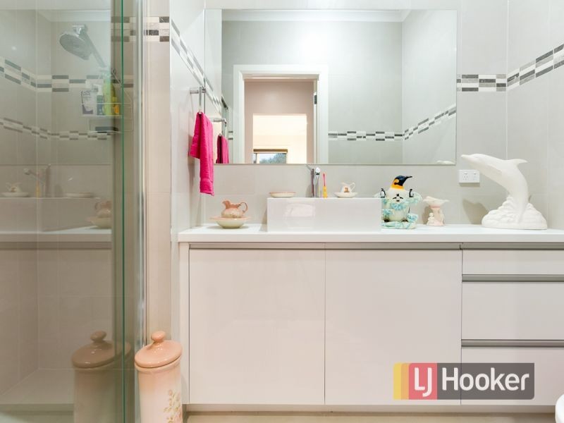 6-8 Cranston Close, Narre Warren North VIC 3804