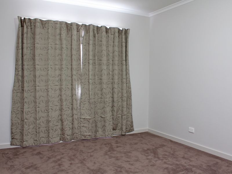 10 Tarragon Court, Lynbrook VIC 3975