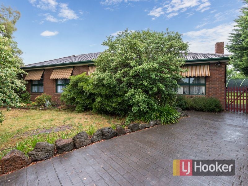 8 Reed Court, Endeavour Hills VIC 3802