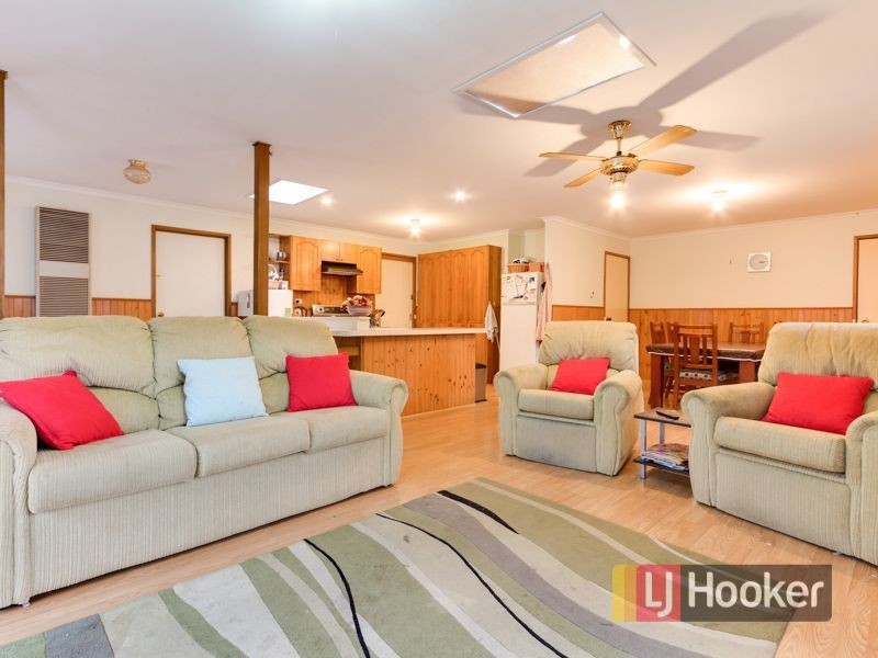 8 Reed Court, Endeavour Hills VIC 3802