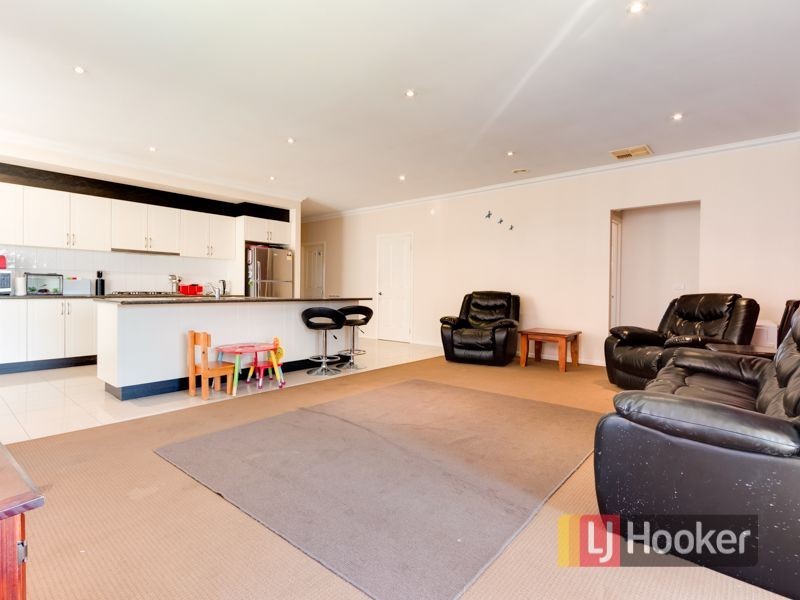 69 Elliott Parade, Lynbrook VIC 3975