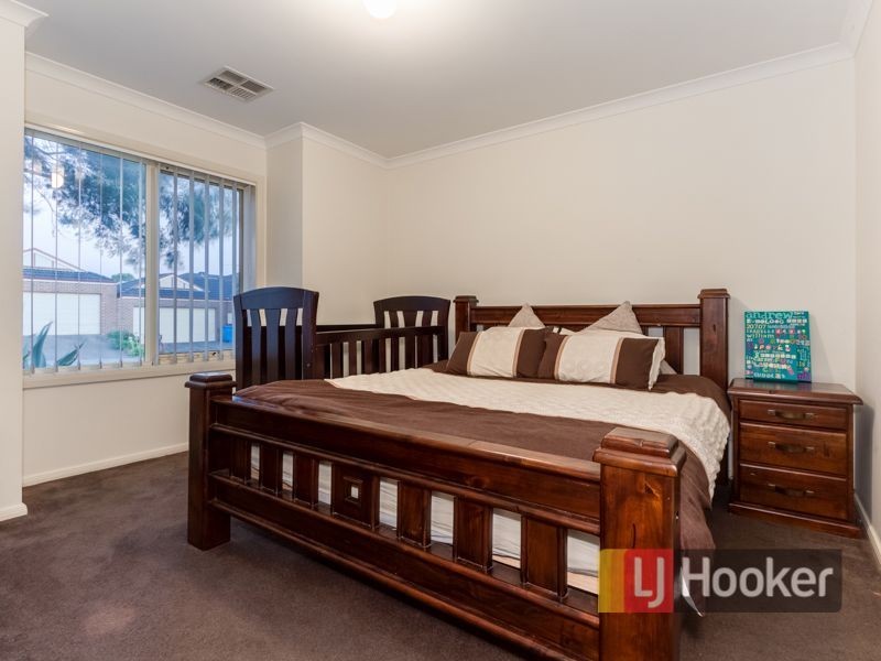 5 Cusack Way, Lynbrook VIC 3975