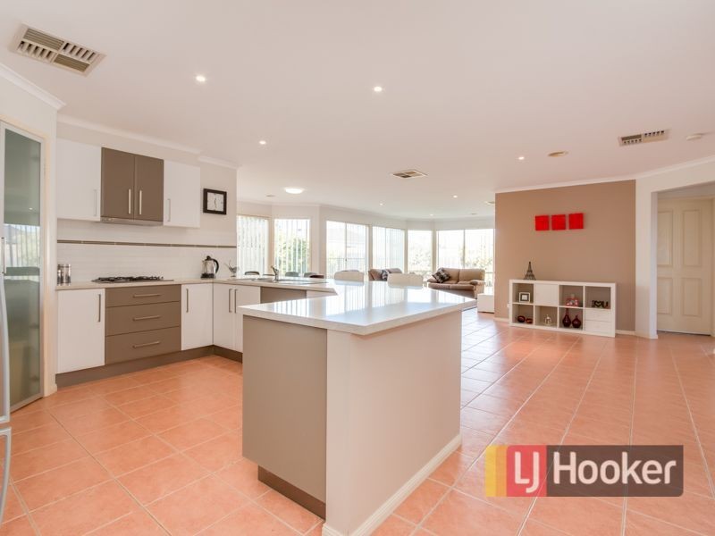 6 Langbourne Drive, Narre Warren South VIC 3805