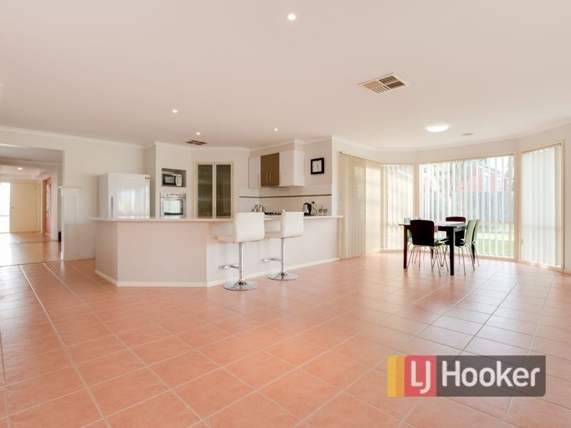 6 Langbourne Drive, Narre Warren South VIC 3805