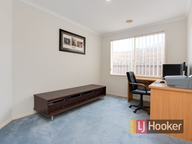 6 Langbourne Drive, Narre Warren South VIC 3805