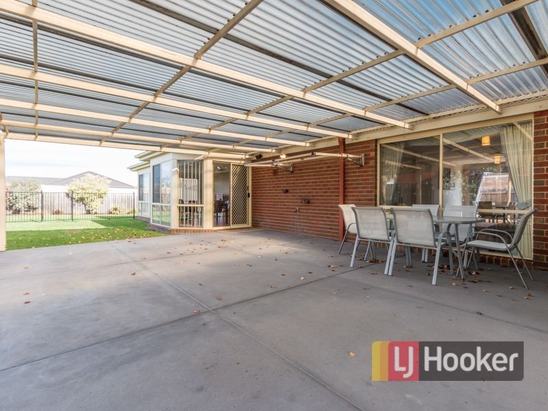 6 Langbourne Drive, Narre Warren South VIC 3805