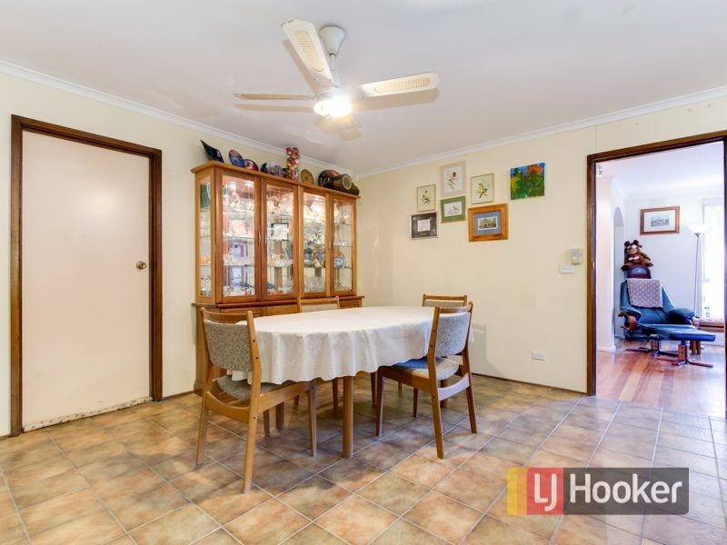 13 Oaktree Drive, Hampton Park VIC 3976