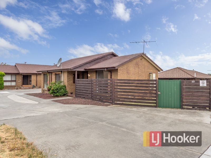 8 113 Hammond Road, Dandenong VIC 3175