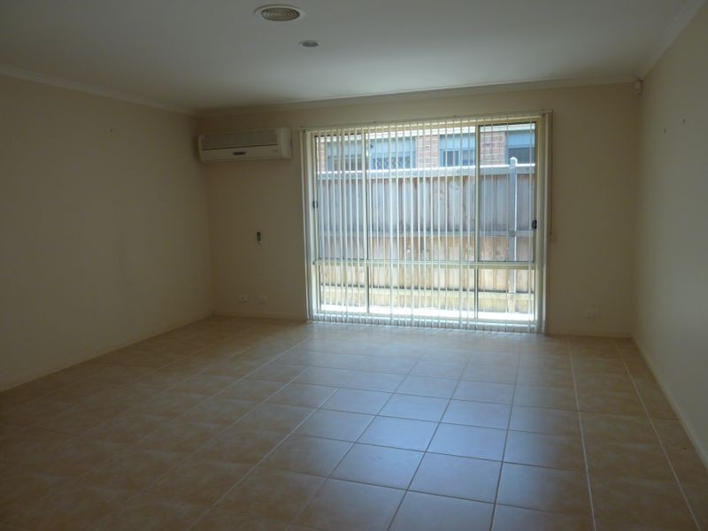 32 Carboni Crescent, Lynbrook VIC 3975