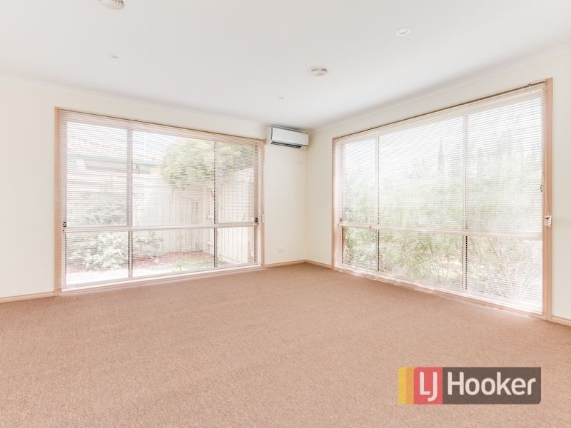 26 Dewpoint Crescent, Hampton Park VIC 3976