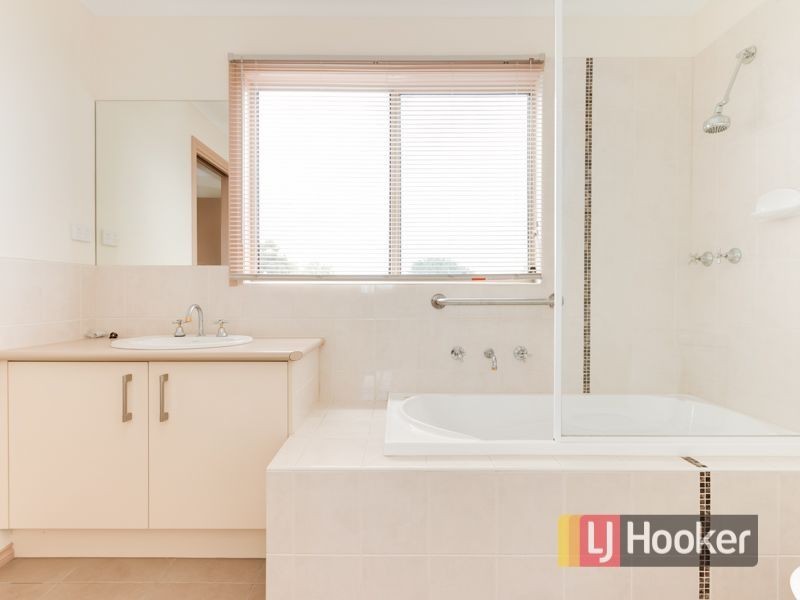 26 Dewpoint Crescent, Hampton Park VIC 3976