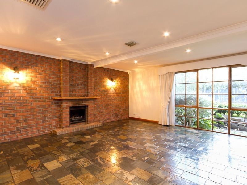 39 The Promenade, Narre Warren South VIC 3805