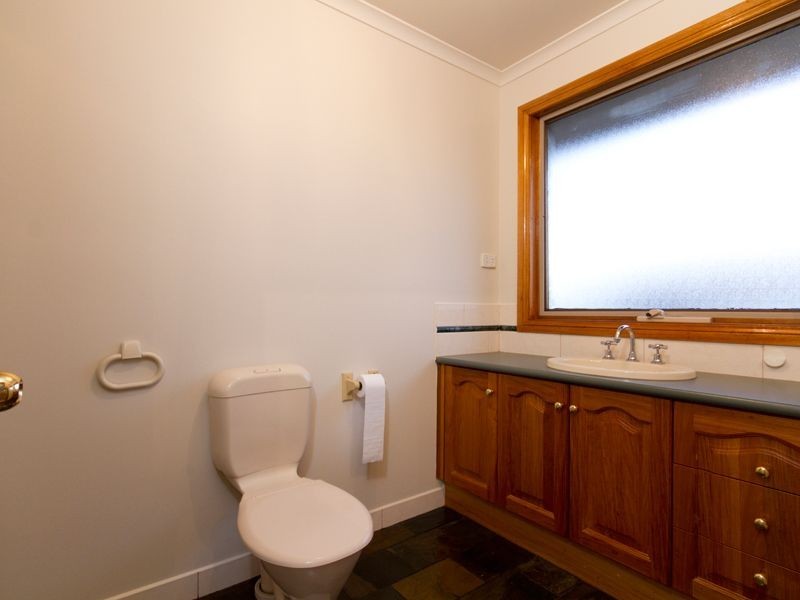 39 The Promenade, Narre Warren South VIC 3805