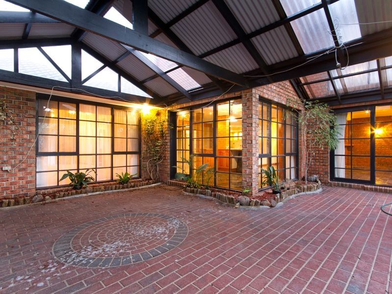 39 The Promenade, Narre Warren South VIC 3805