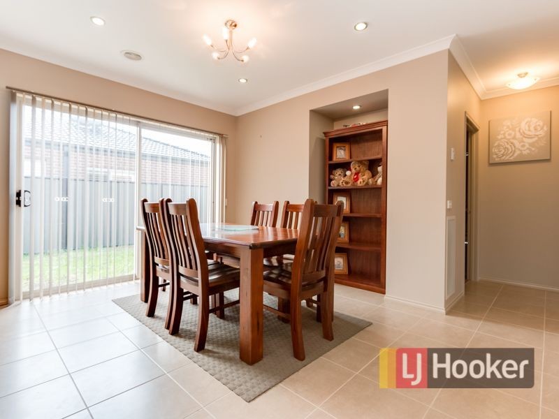78 Mackillop Way, Clyde North VIC 3978