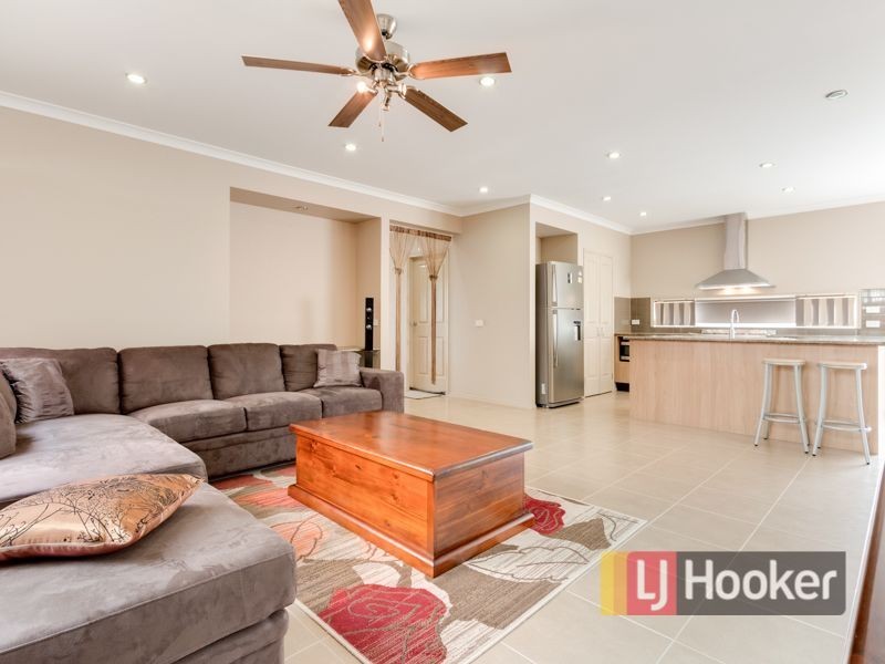 78 Mackillop Way, Clyde North VIC 3978