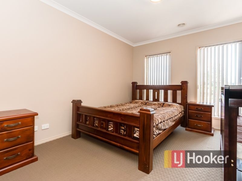 78 Mackillop Way, Clyde North VIC 3978