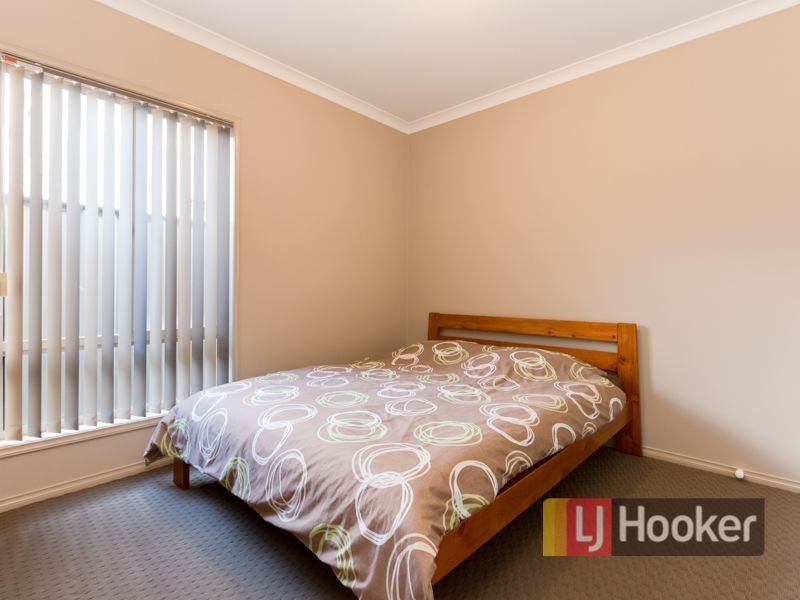 78 Mackillop Way, Clyde North VIC 3978