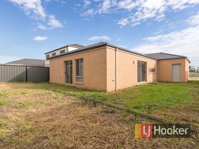 78 Mackillop Way, Clyde North VIC 3978
