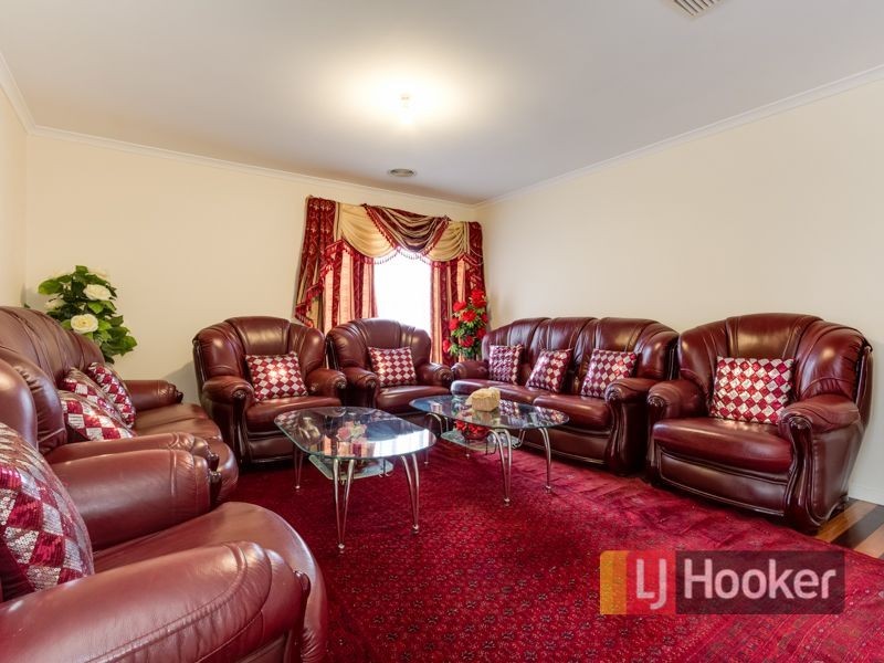 31 Chisholm Crescent, Narre Warren South VIC 3805