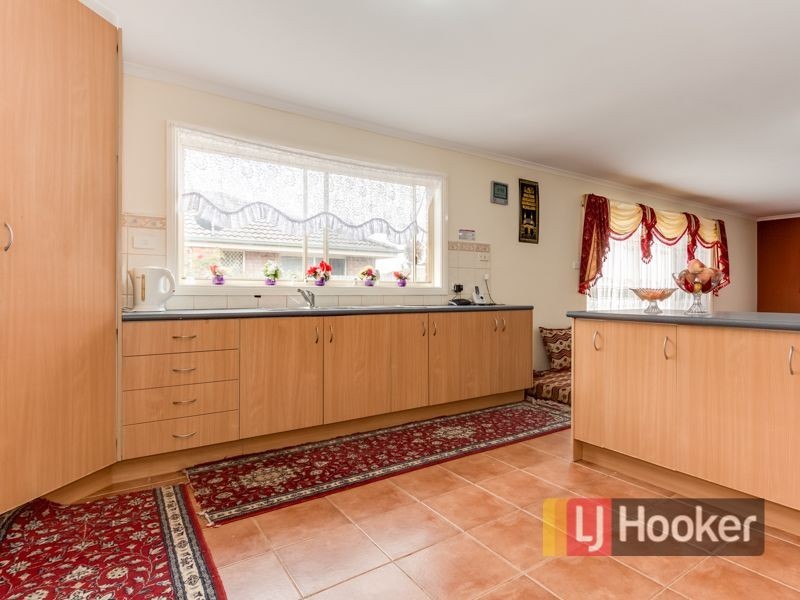 31 Chisholm Crescent, Narre Warren South VIC 3805