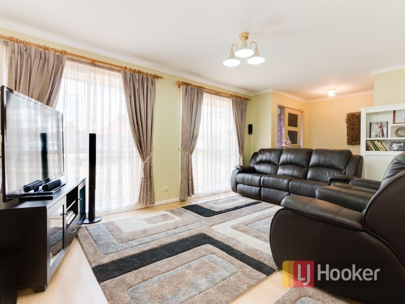 35 Ivan Crescent, Hampton Park VIC 3976