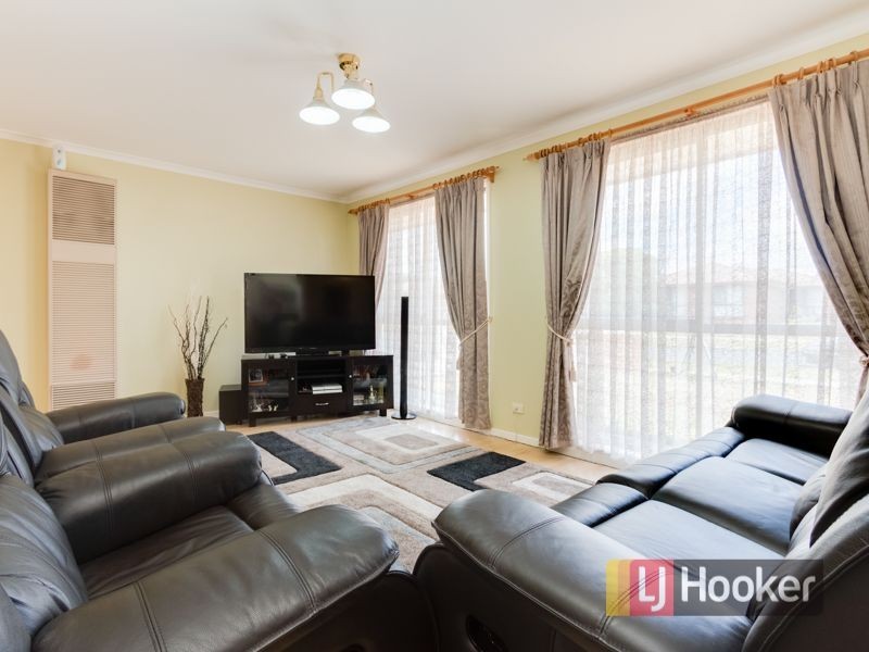 35 Ivan Crescent, Hampton Park VIC 3976