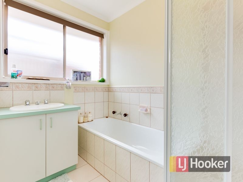 35 Ivan Crescent, Hampton Park VIC 3976