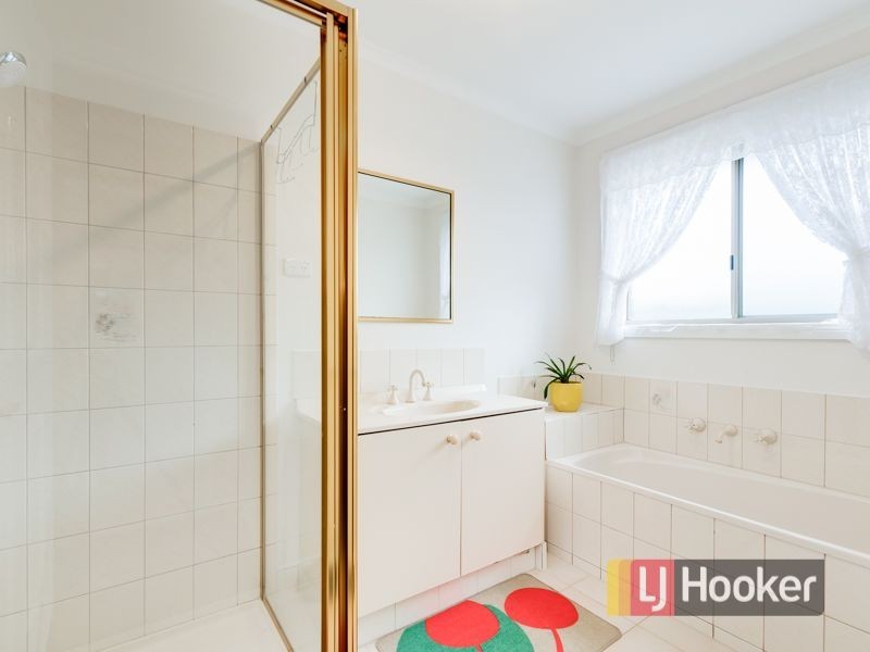 30 Monahans Road, Cranbourne VIC 3977