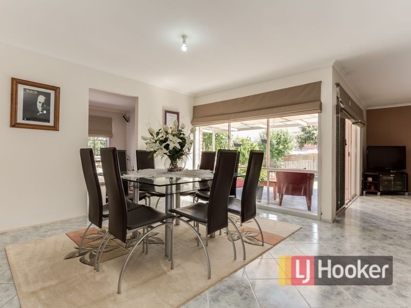 24 Valley View Rise, Hampton Park VIC 3976