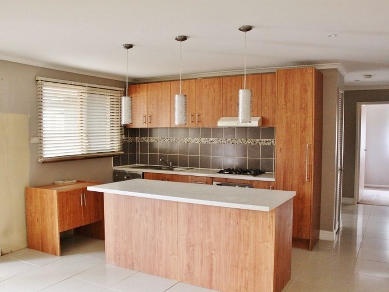 19 Ivan Cres, Hampton Park VIC 3976