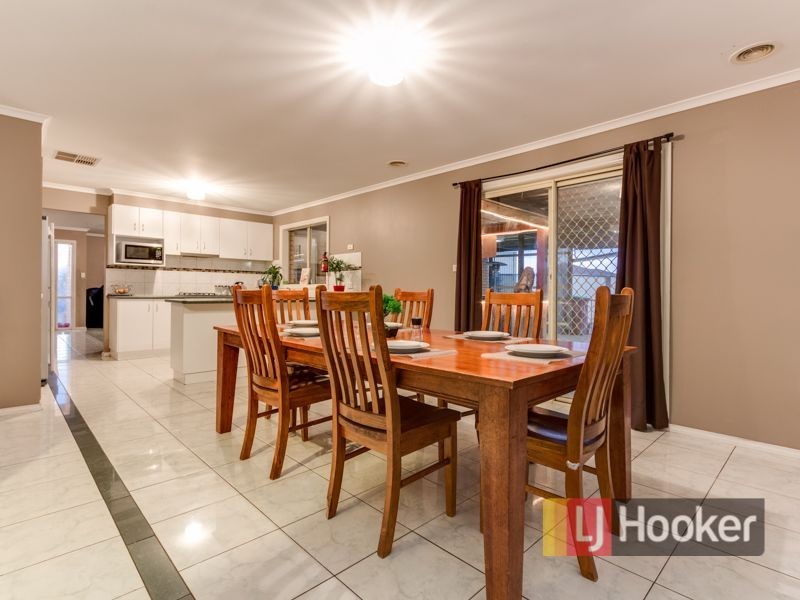 10 Honey Myrtle Way, Cranbourne VIC 3977