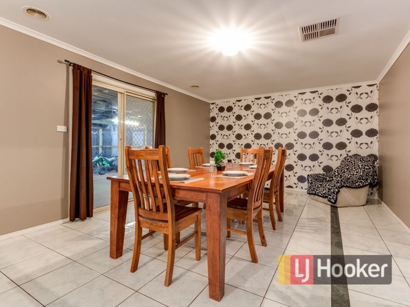 10 Honey Myrtle Way, Cranbourne VIC 3977