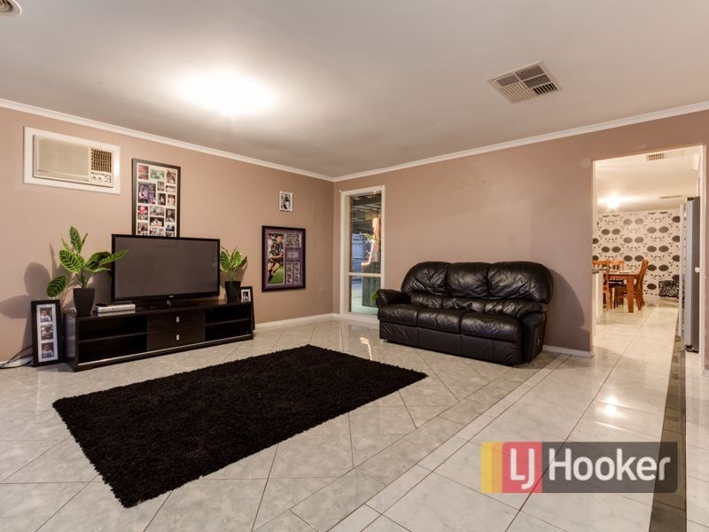 10 Honey Myrtle Way, Cranbourne VIC 3977