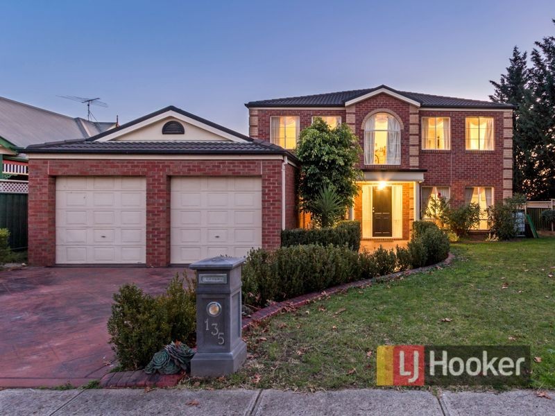 135 Montbrae Circuit, Narre Warren North VIC 3804