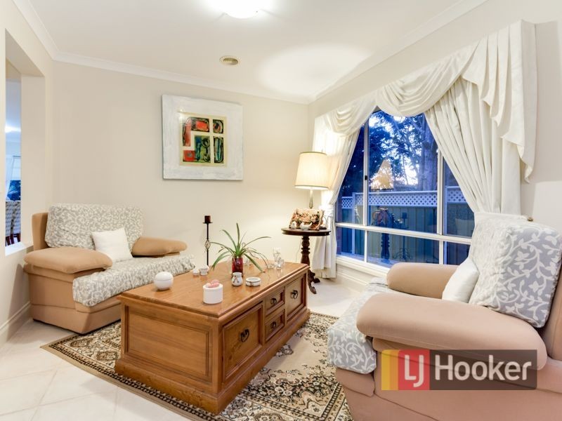 135 Montbrae Circuit, Narre Warren North VIC 3804