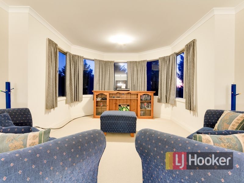 135 Montbrae Circuit, Narre Warren North VIC 3804