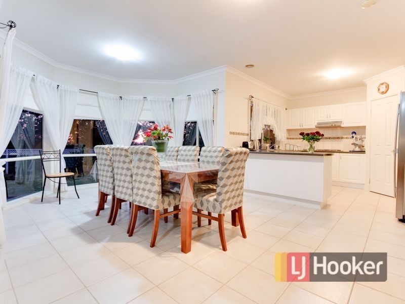 135 Montbrae Circuit, Narre Warren North VIC 3804